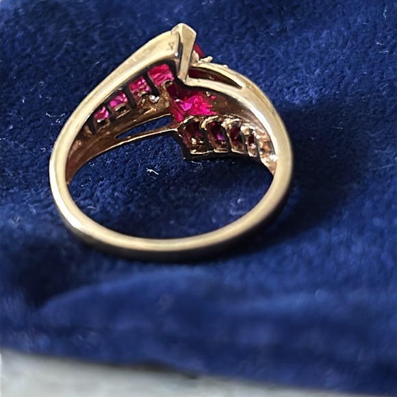 💕Genuine Gold Marquise Ruby & Diamond Ring - Picture 6 of 8